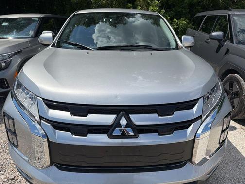 Alloy Silver Metallic 2025 Mitsubishi Outlander Sport SE