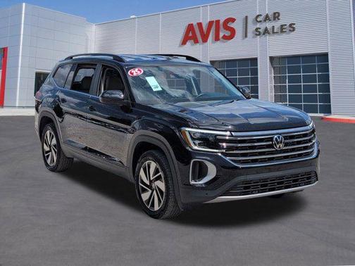 Deep Black Pearl 2025 Volkswagen Atlas 2.0T SE w/Technology
