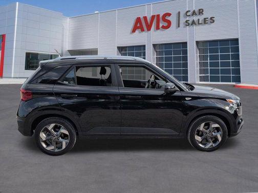 Onyx Black 2025 Hyundai VENUE SEL
