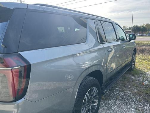 2025 Chevrolet Suburban 4WD Z71