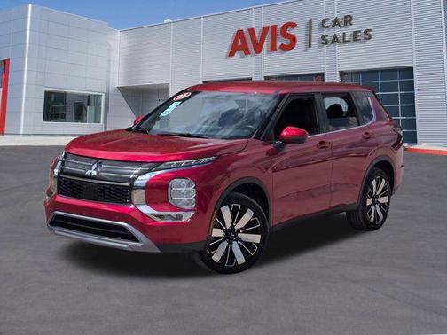 Red Metallic 2025 Mitsubishi Outlander SE