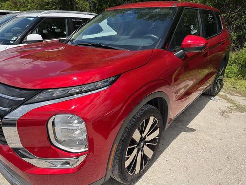 Red Metallic 2025 Mitsubishi Outlander SE 2.5 2WD
