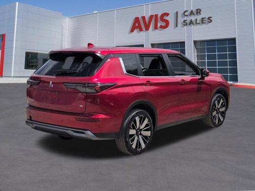 Red Metallic 2025 Mitsubishi Outlander SE