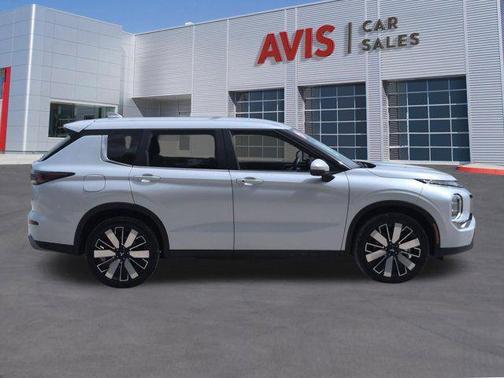 White Diamond 2025 Mitsubishi Outlander SE 2.5 2WD