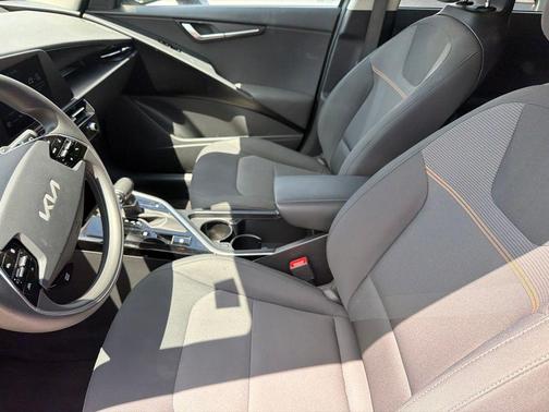 Steel Gray 2025 Kia Niro LX