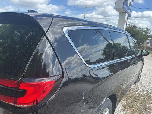 2025 Chrysler Pacifica L