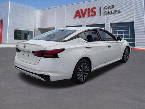 Glacier White 2025 Nissan Altima 2.5 SV