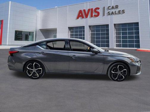 2025 Nissan Altima SR FWD