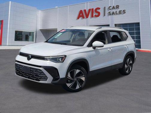 Pure White 2025 Volkswagen Taos 1.5T SE