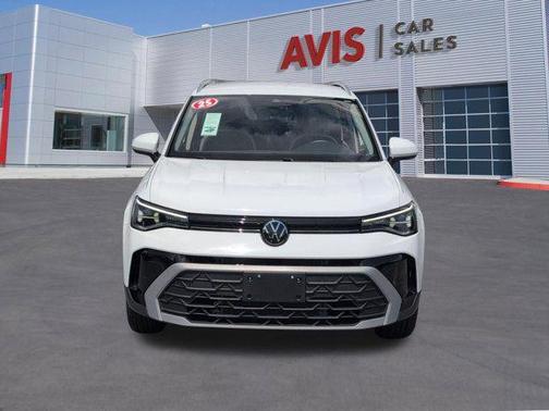 Pure White 2025 Volkswagen Taos 1.5T SE