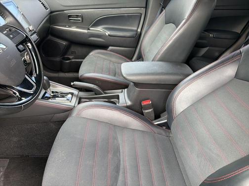 Alloy Silver Metallic 2025 Mitsubishi Outlander Sport SE