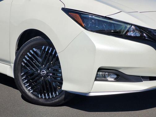 2023 Nissan Leaf SV PLUS 60 kWh