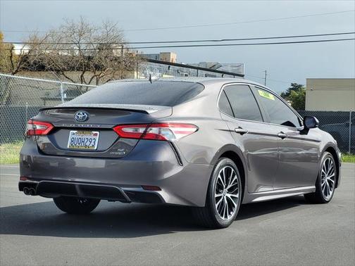 2020 Toyota Camry SE