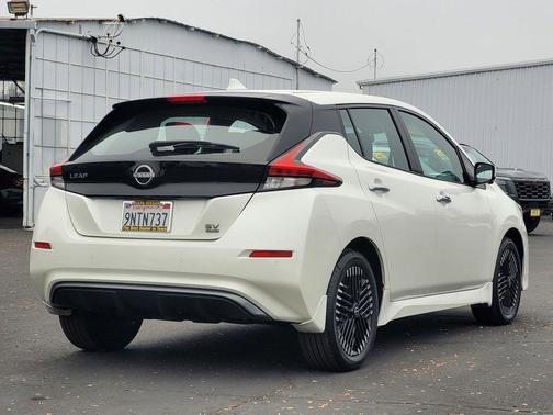 2024 Nissan Leaf SV PLUS