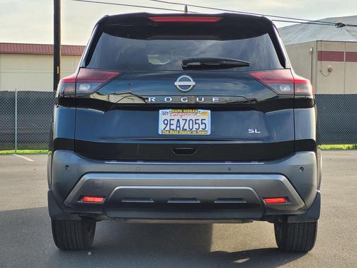 2022 Nissan Rogue SL