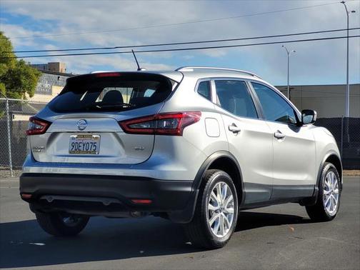 2022 Nissan Rogue Sport SV