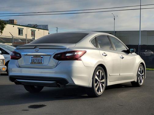 2017 Nissan Altima 2.5 SR