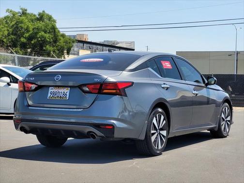 2022 Nissan Altima 2.5 SV