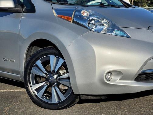 Brilliant Silver 2017 Nissan Leaf SV