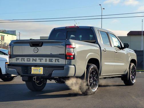 2026 Nissan Frontier SV