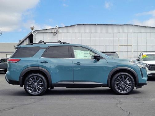 Baltic Teal 2026 Nissan Pathfinder SL
