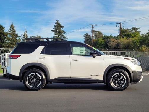 2025 Nissan Pathfinder Rock Creek 4WD