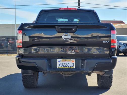 2022 Nissan Frontier SV