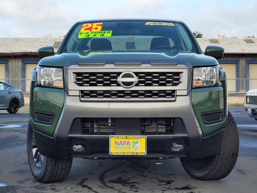 2025 Nissan Frontier SV