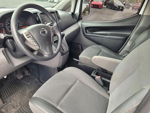 2020 Nissan NV200 SV