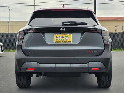 2025 Nissan Kicks SR