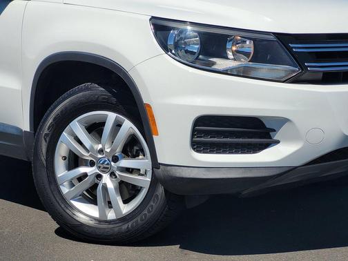 Pure White 2016 Volkswagen Tiguan S