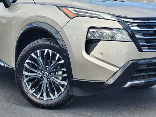Champagne Silver Metallic 2026 Nissan Rogue Platinum