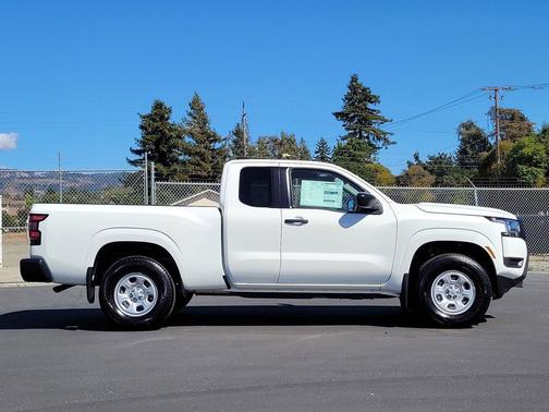 2025 Nissan Frontier S