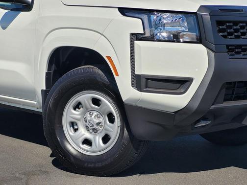 2025 Nissan Frontier S