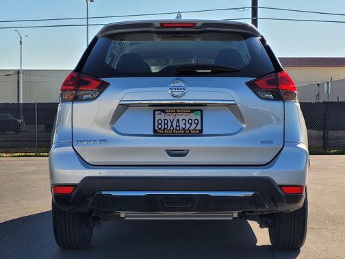 2018 Nissan Rogue S