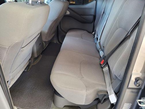 2017 Nissan Frontier SV