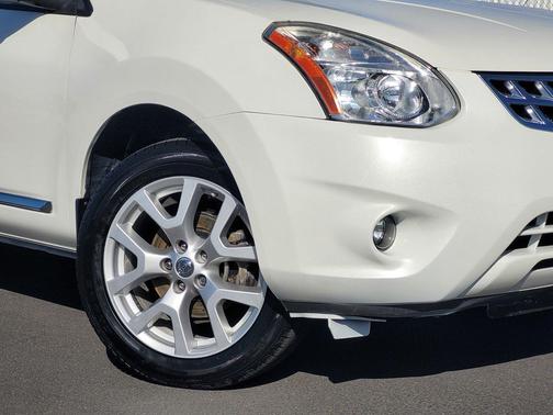 Pearl White 2012 Nissan Rogue SV w/SL Pkg