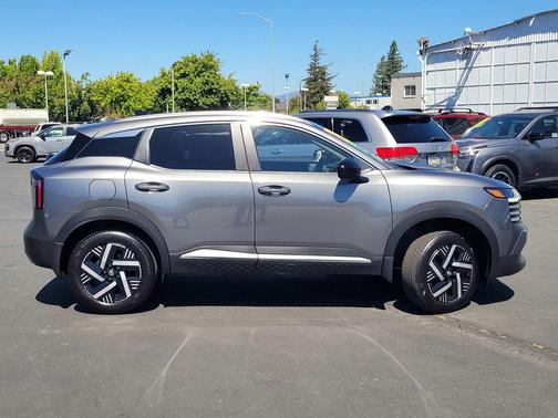 Gun Metallic 2026 Nissan Kicks SV