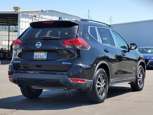 Magnetic Black 2017 Nissan Rogue SV