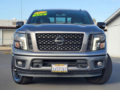 2019 Nissan Titan SL