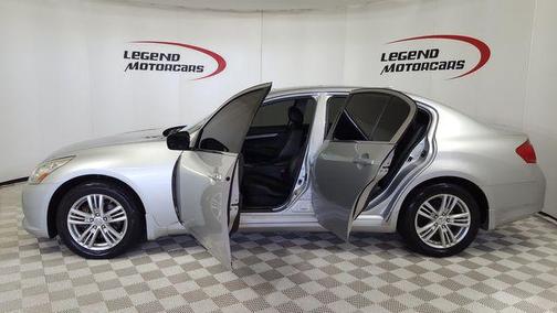 2011 INFINITI G37x Base