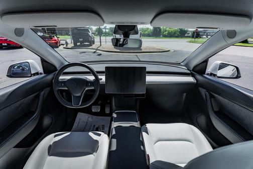 Pearl White Multi-Coat 2022 Tesla Model Y Performance Dual Motor All-Wheel Drive