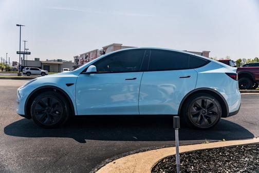 2024 Tesla Model Y Long Range Dual Motor All-Wheel Drive