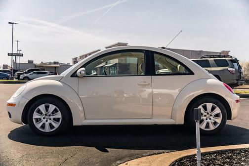 2009 Volkswagen New Beetle S