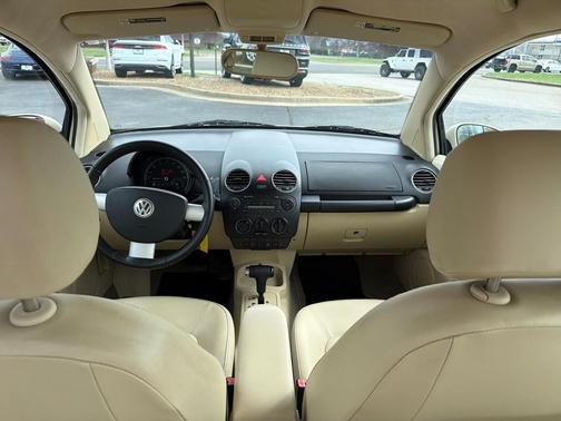 2009 Volkswagen New Beetle S