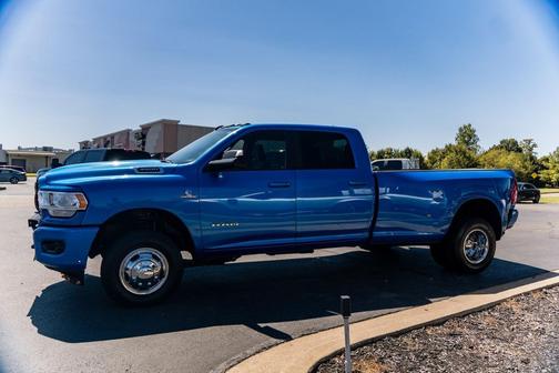 2022 RAM 3500 Big Horn Crew Cab 4x4 8' Box
