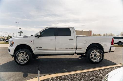 2022 RAM 2500 Limited Crew Cab 4x4 6'4' Box