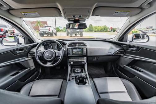 2017 Jaguar XE 35t Premium