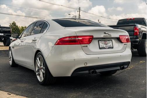 2017 Jaguar XE 35t Premium