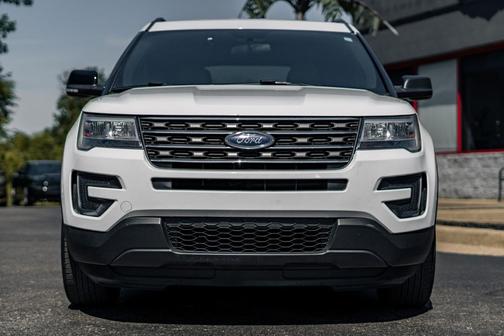 Oxford White 2017 Ford Explorer Base